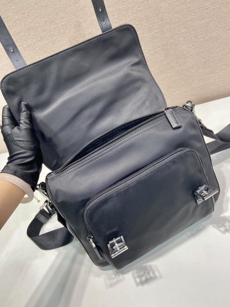Pra*a waist chest packs